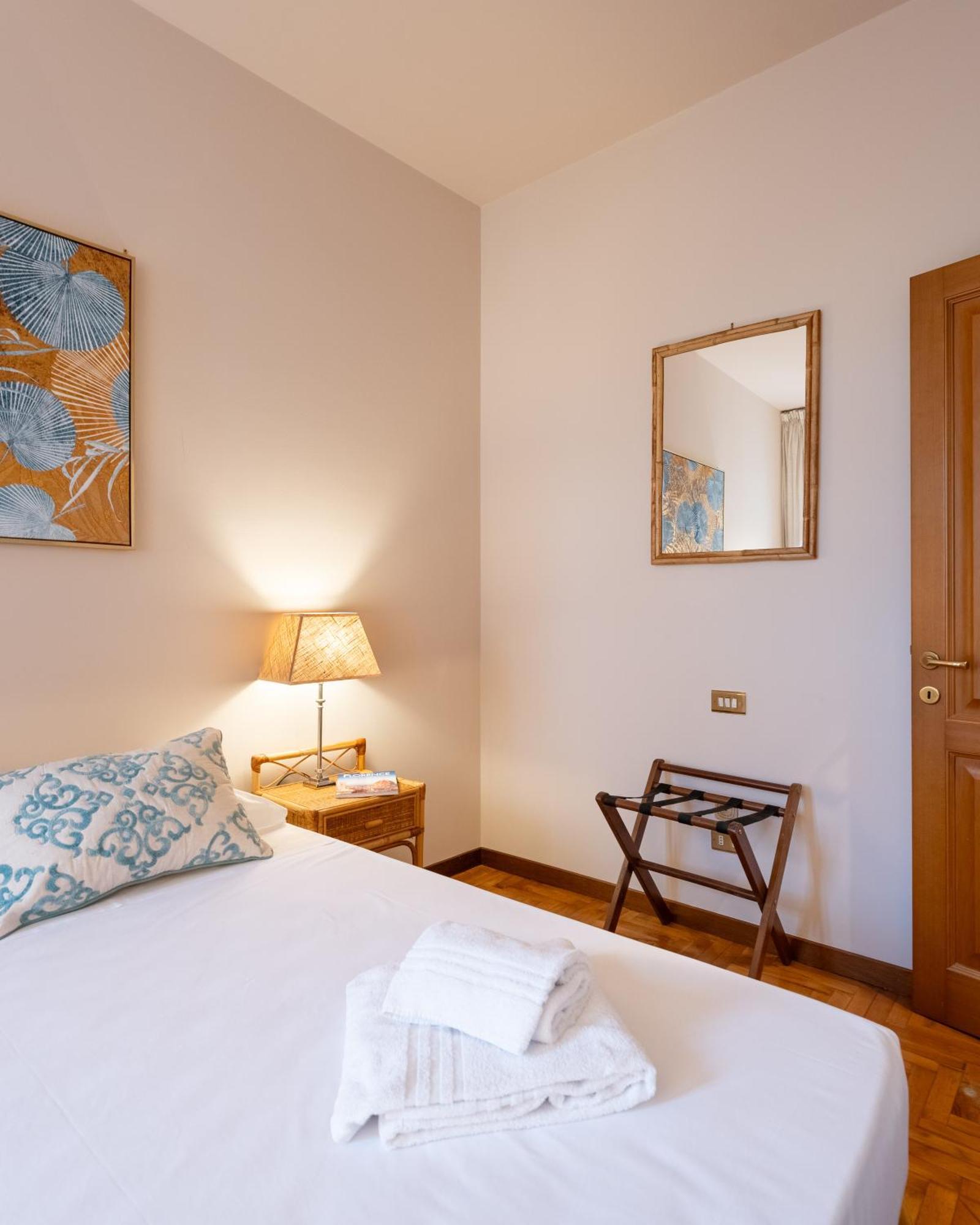 Via Panzani 16, 4th Floor - Patrizia - Bright 300m From Duomo And Train Station *
